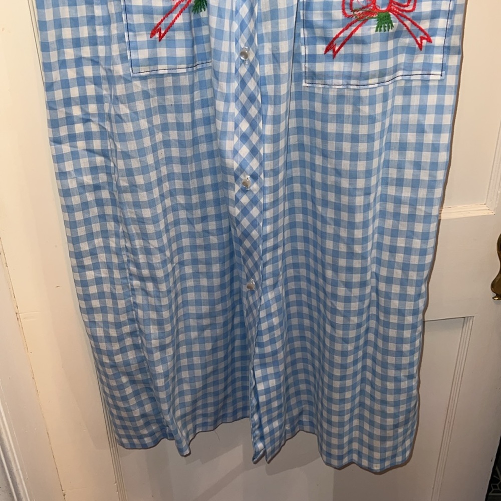 Vintage cotton poly house dress blue white checkered embroidered flowers - Picture 4 of 8
